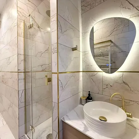 Modern Haussmann-style Parisian -6p
