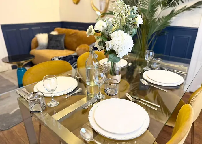 Modern Haussmann-style Parisian -6p 아파트