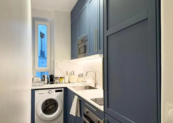 Daire Modern Haussmann-style Parisian -6p *