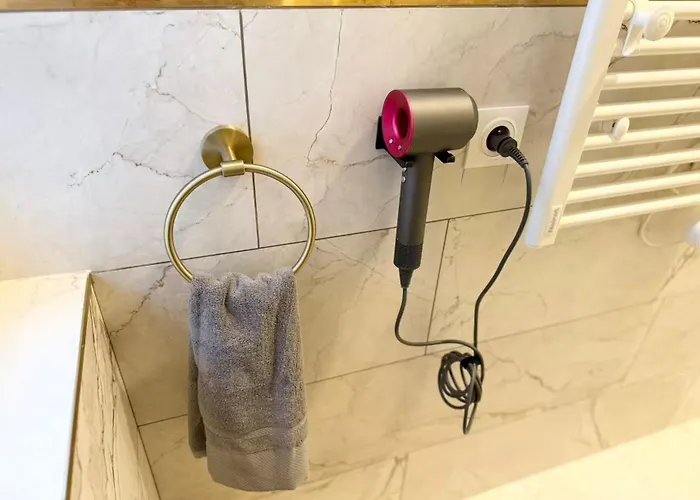 Modern Haussmann-style Parisian -6p 아파트