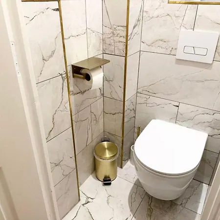 Modern Haussmann-style Parisian -6p Apartamento